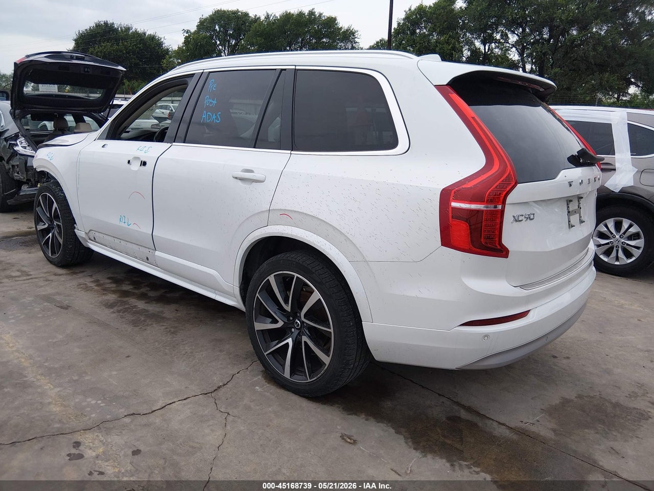 2022 VOLVO XC90 T6 MOMENTUM 7 PASSENGER thumbnail 4