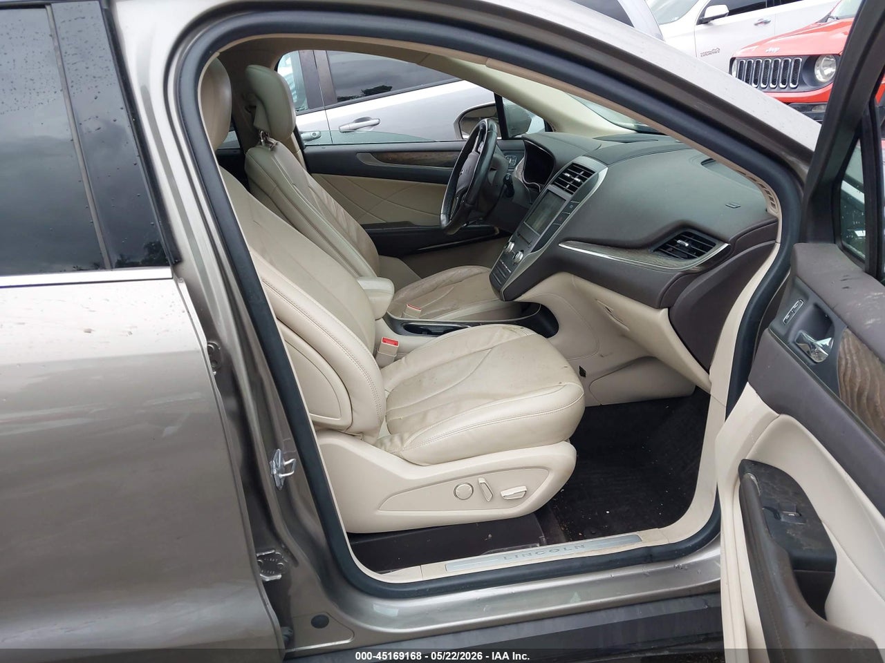 2017 LINCOLN MKC RESERVE thumbnail 6