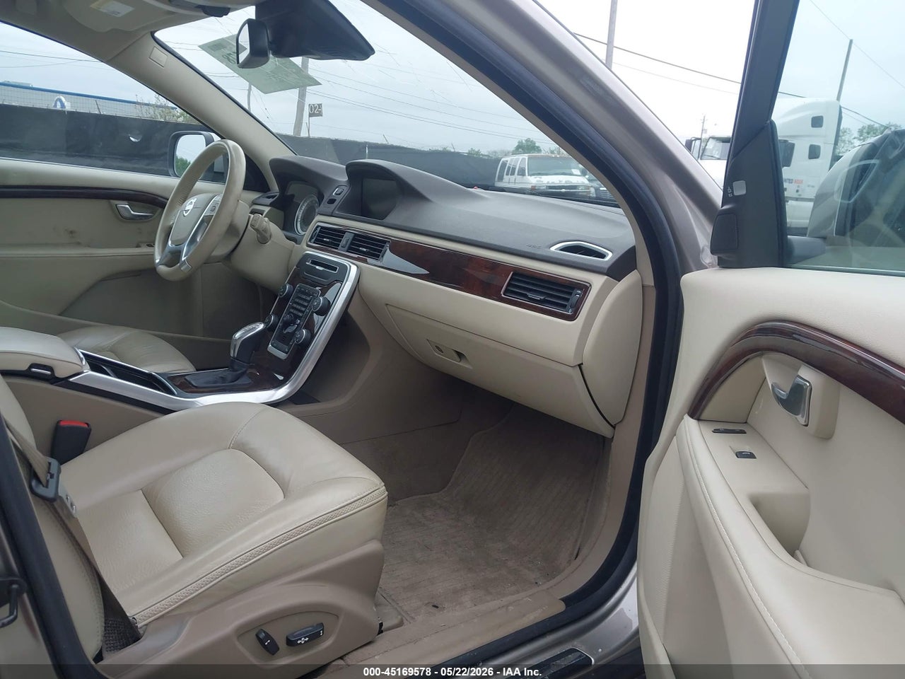 2013 VOLVO XC70 T6 thumbnail 6