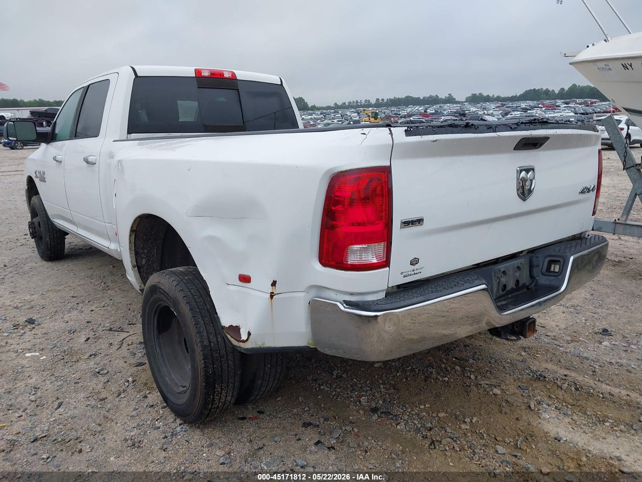 2016 RAM 3500 SLT thumbnail 4