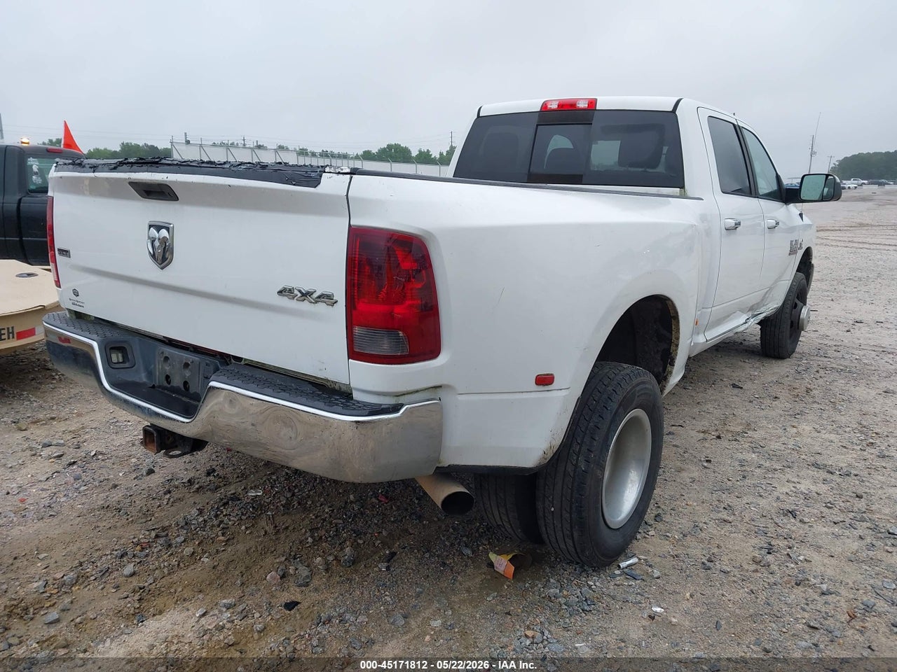 2016 RAM 3500 SLT thumbnail 5