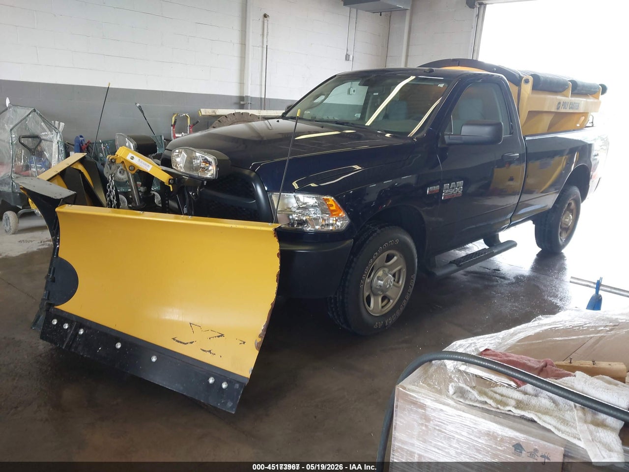 2018 RAM 2500 TRADESMAN  4X4 8' BOX thumbnail 3