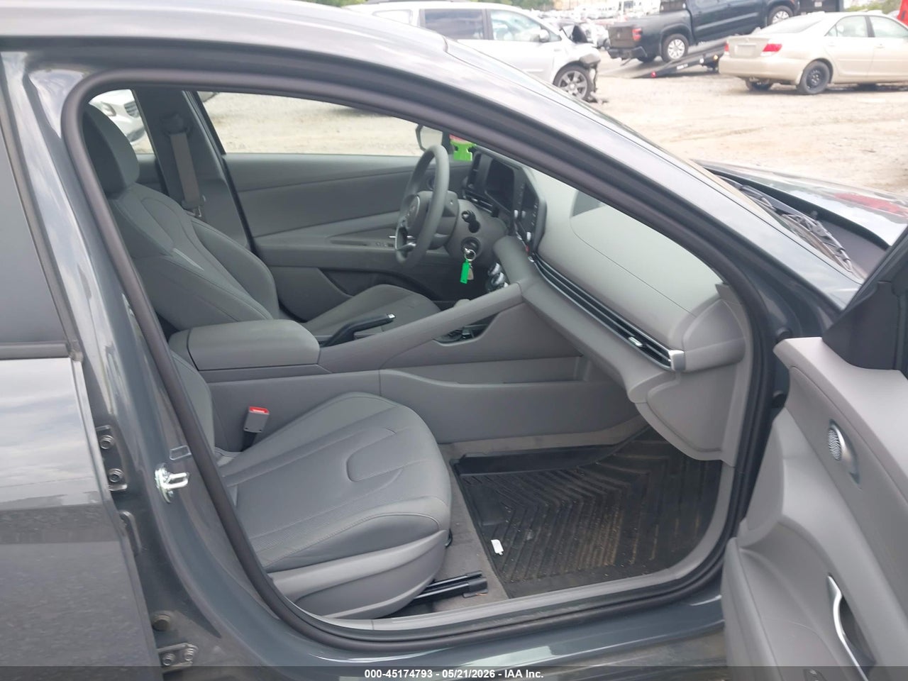 2026 HYUNDAI ELANTRA SE thumbnail 6