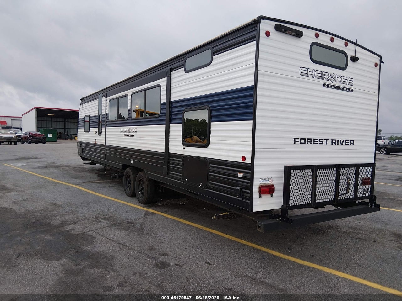 2025 FOREST RIVER CHEROKEE GREY WOLF   thumbnail 4