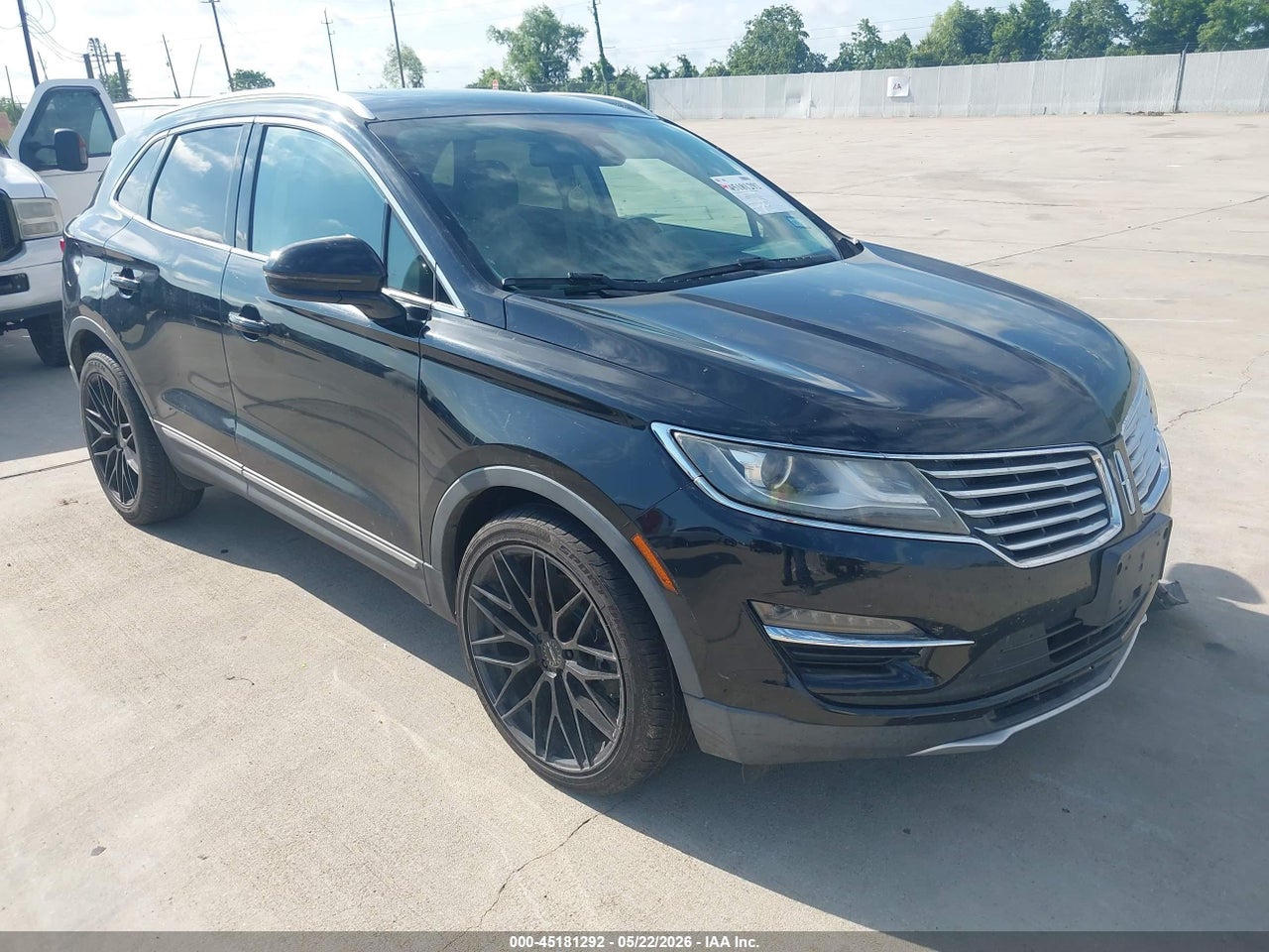 2018 LINCOLN MKC RESERVE thumbnail 2
