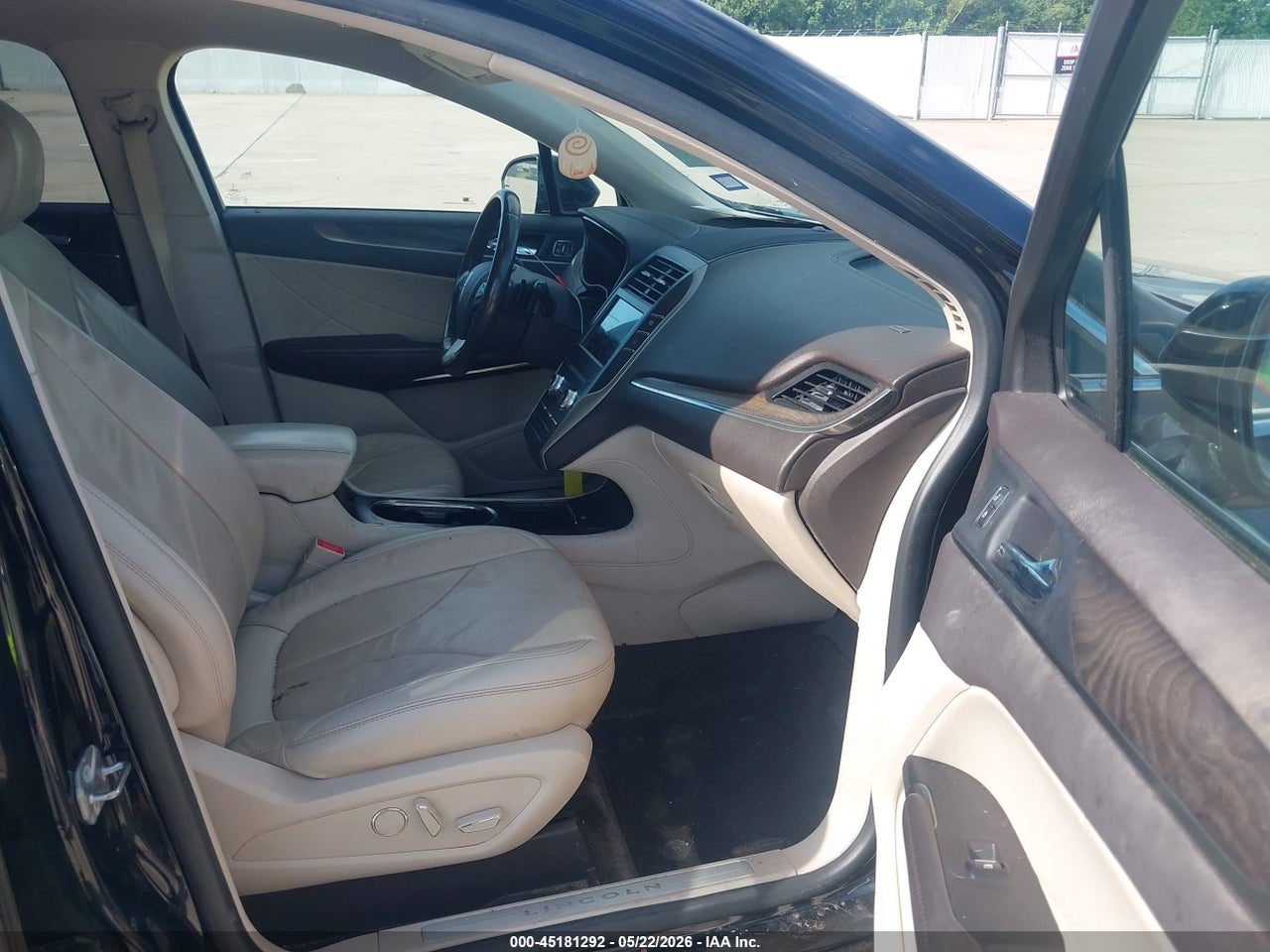 2018 LINCOLN MKC RESERVE thumbnail 6