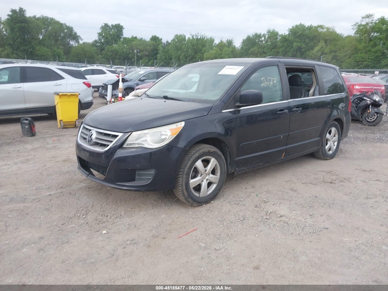 2011 VOLKSWAGEN ROUTAN SE thumbnail 3