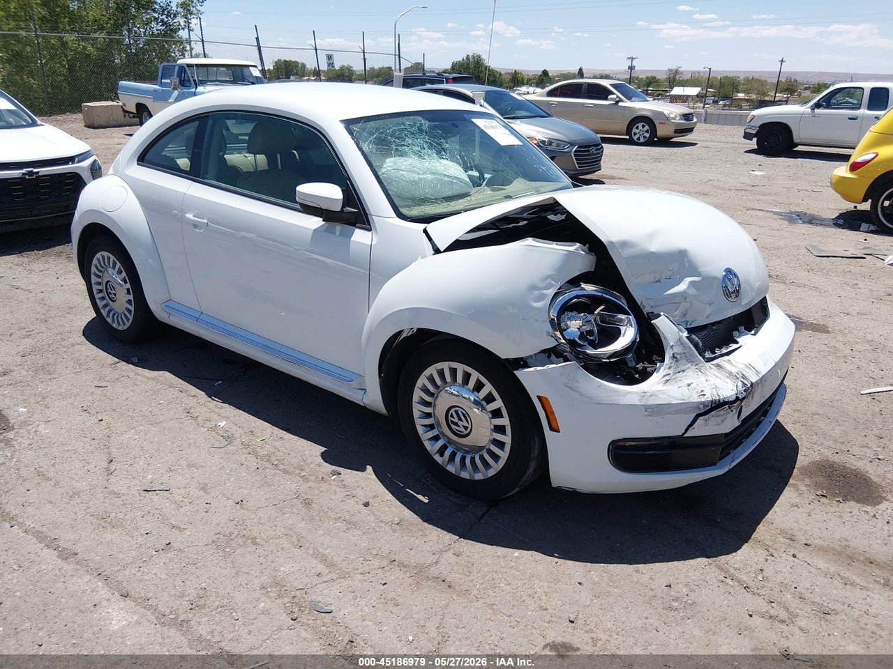 2015 VOLKSWAGEN BEETLE 1.8T thumbnail 2