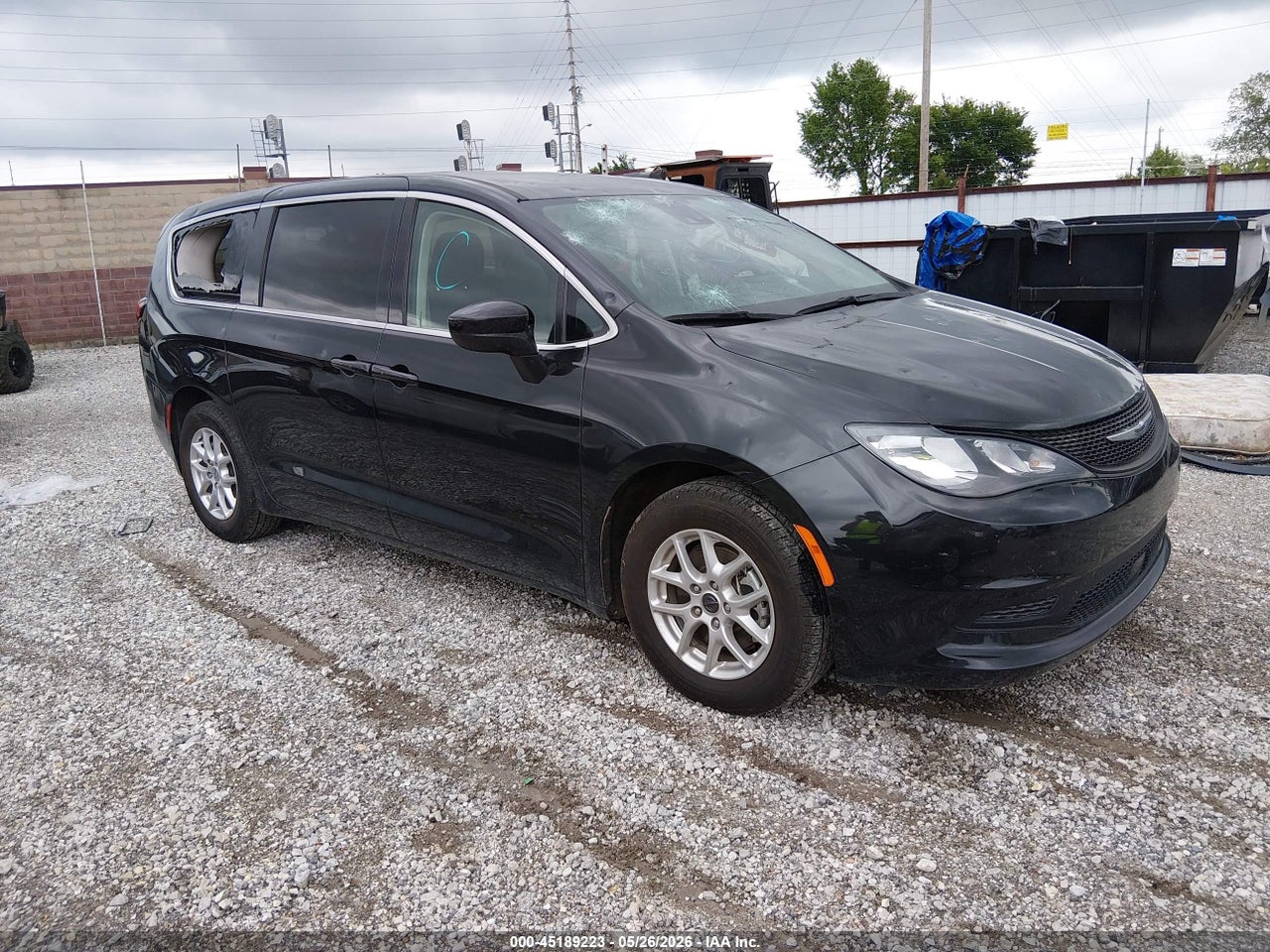 2C4RC1CG6PR****** · 2023 CHRYSLER VOYAGER LX