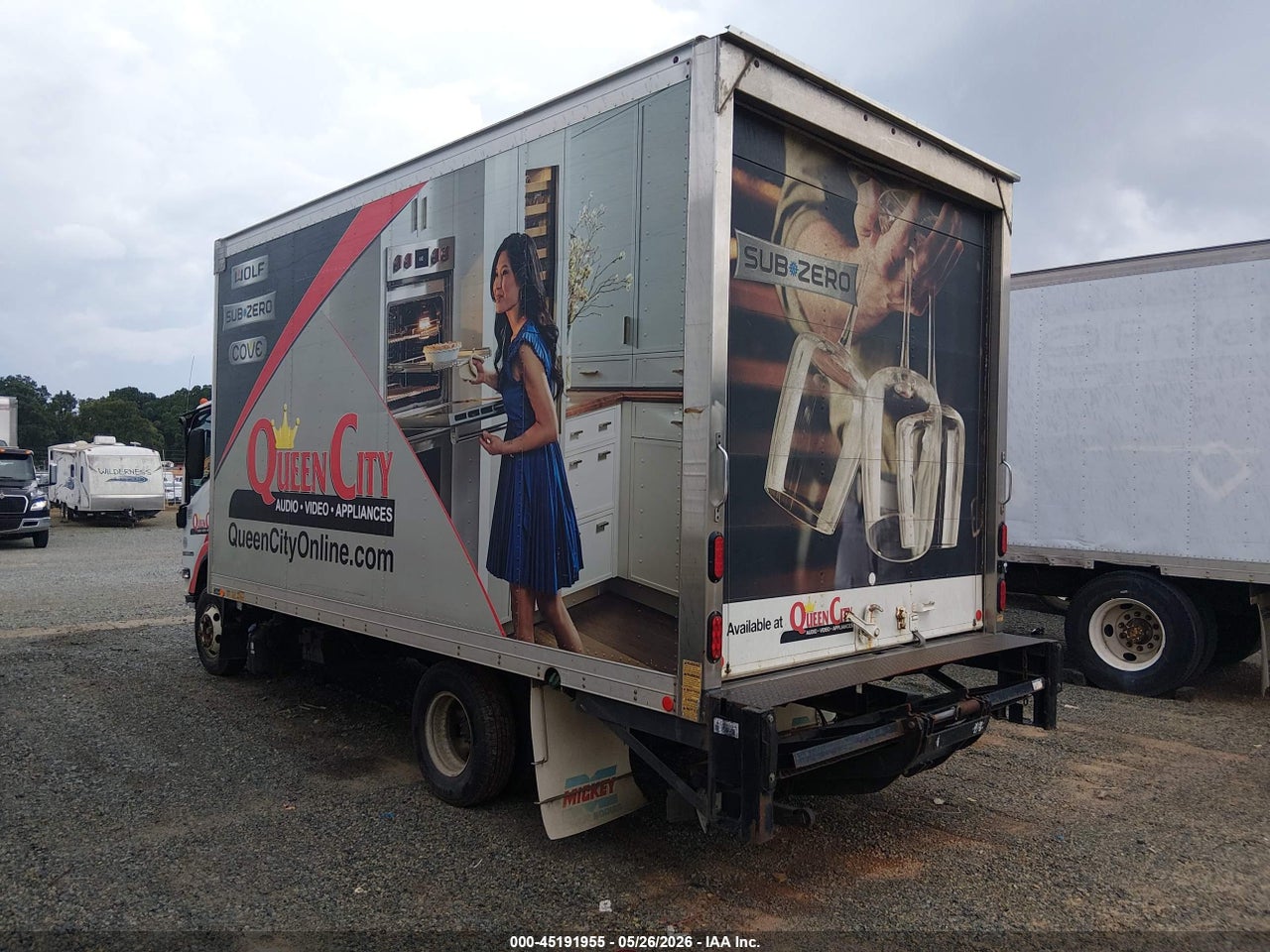 2017 ISUZU NPR HD DSL REG AT   thumbnail 4