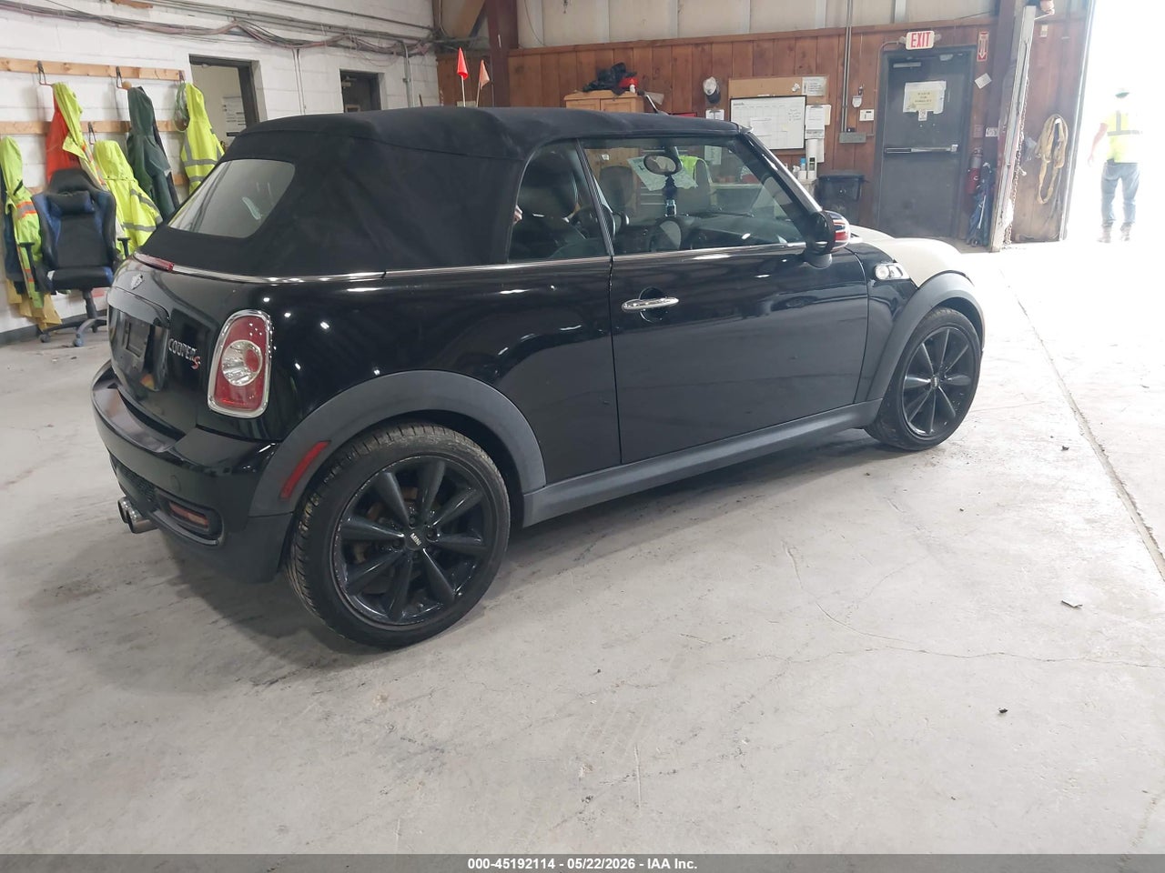 2013 MINI CONVERTIBLE COOPER S · 4/12