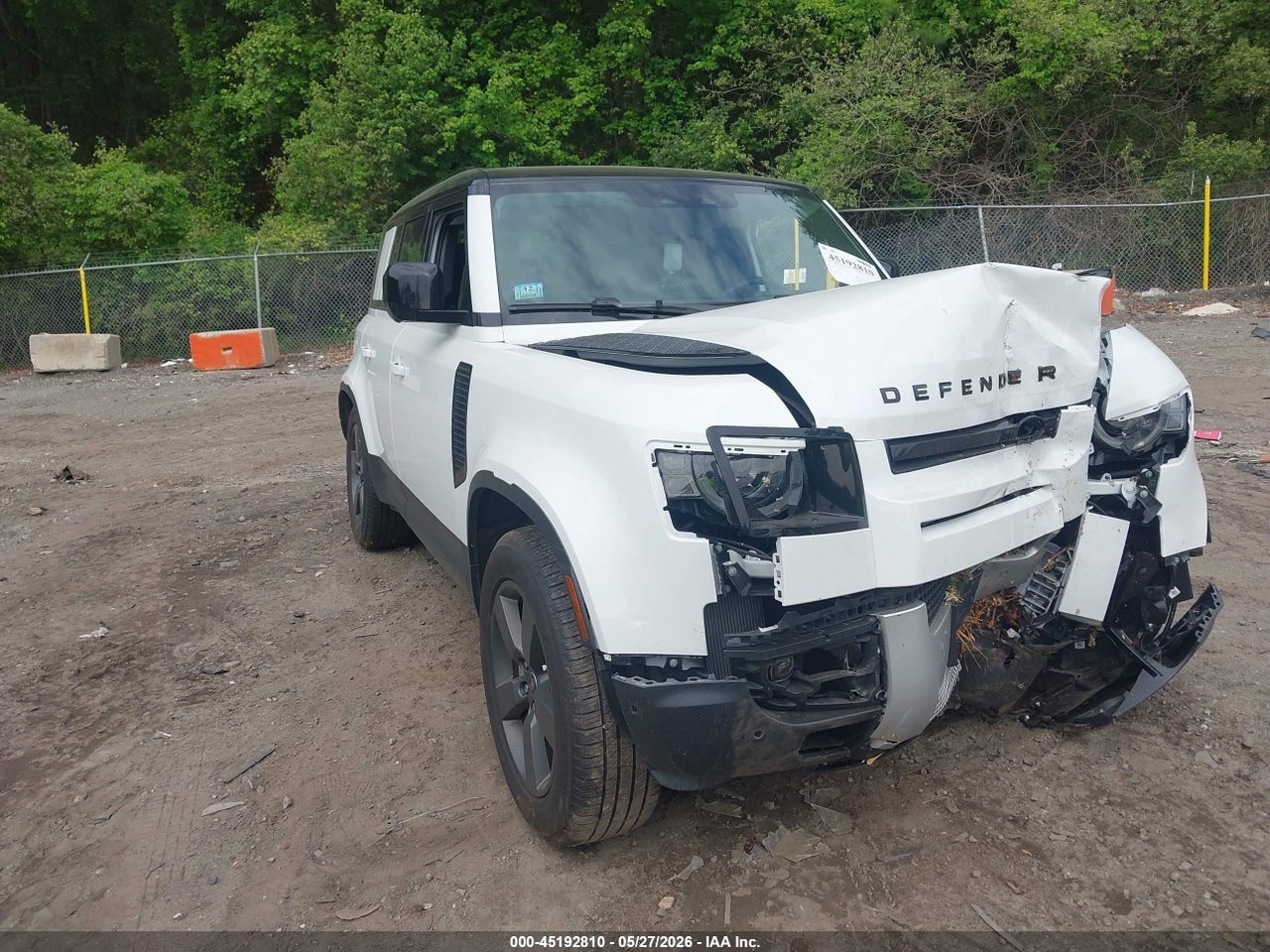2025 LAND ROVER DEFENDER 110 P400 S thumbnail 2