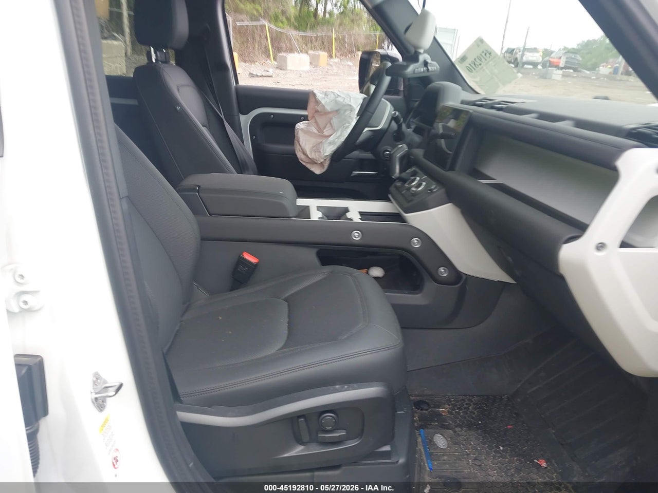 2025 LAND ROVER DEFENDER 110 P400 S thumbnail 6