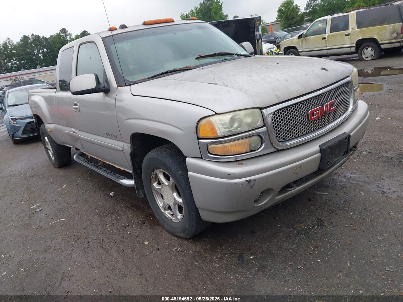 2004 GMC SIERRA 1500 DENALI thumbnail 2