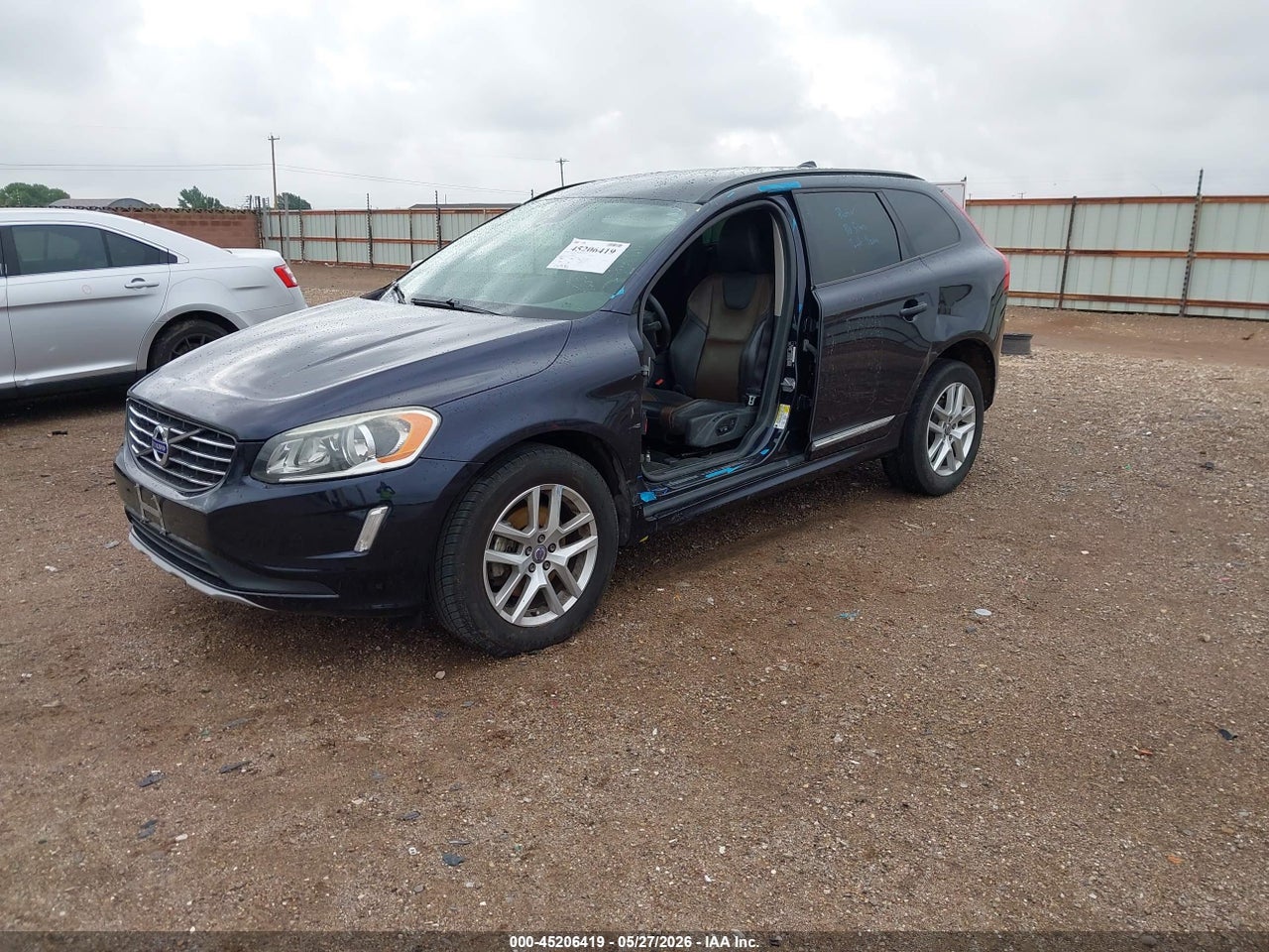 2017 VOLVO XC60 T5 thumbnail 3
