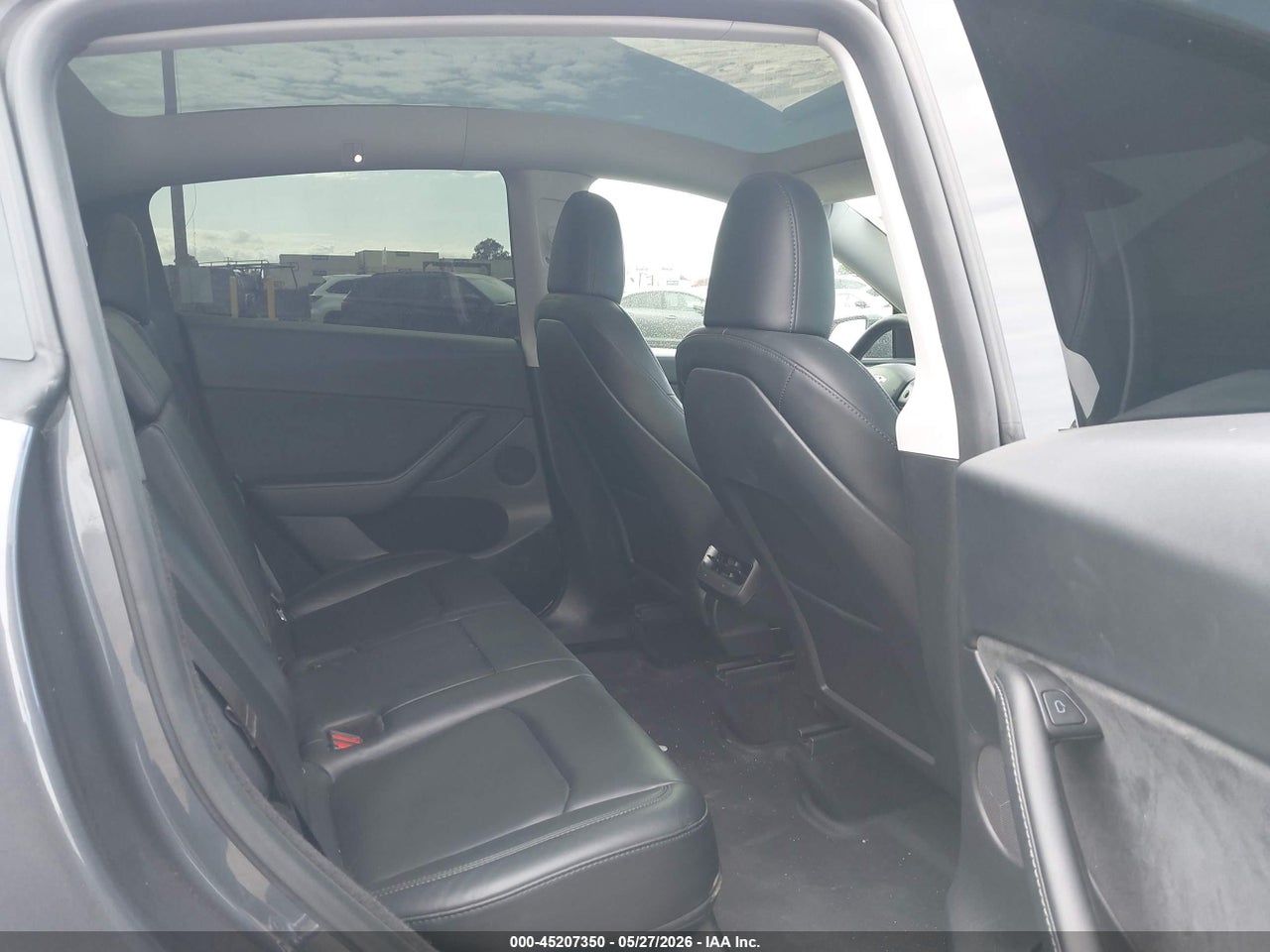 2023 TESLA MODEL Y RWD thumbnail 9