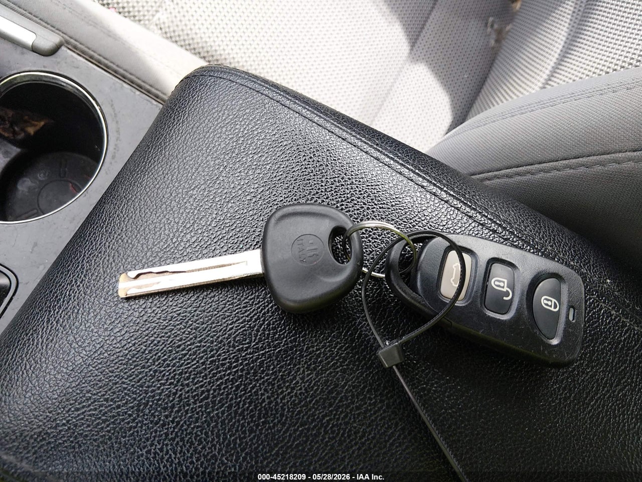 2013 HYUNDAI SONATA GLS thumbnail 12