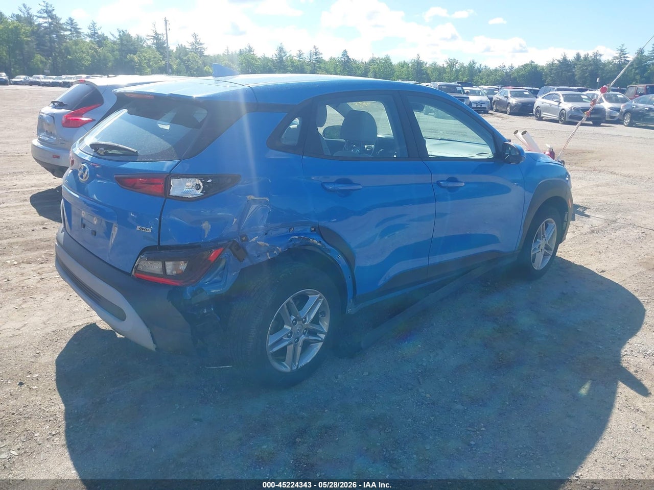 2023 HYUNDAI KONA SE · 4/12