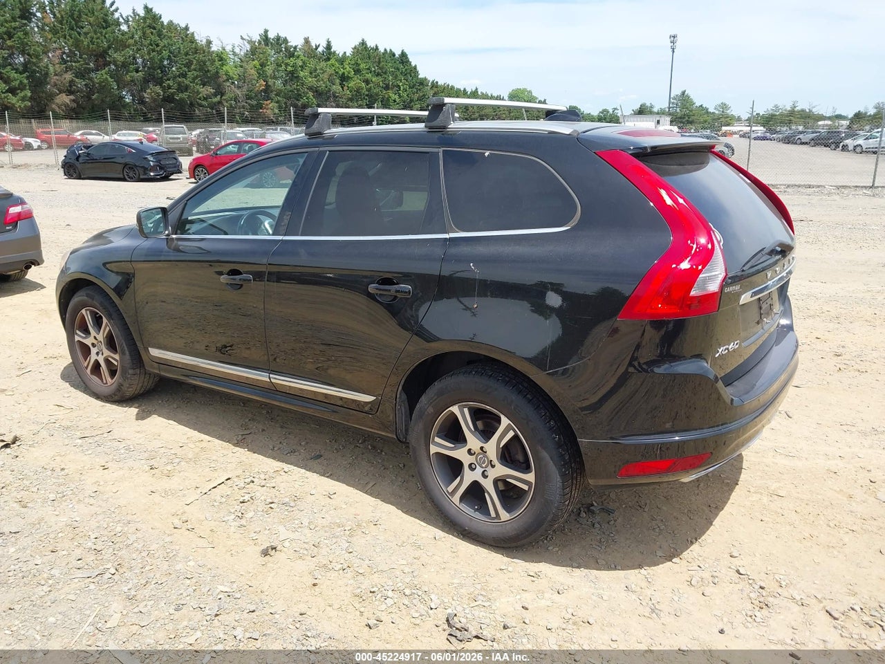 2014 VOLVO XC60 T6 R-DESIGN thumbnail 4