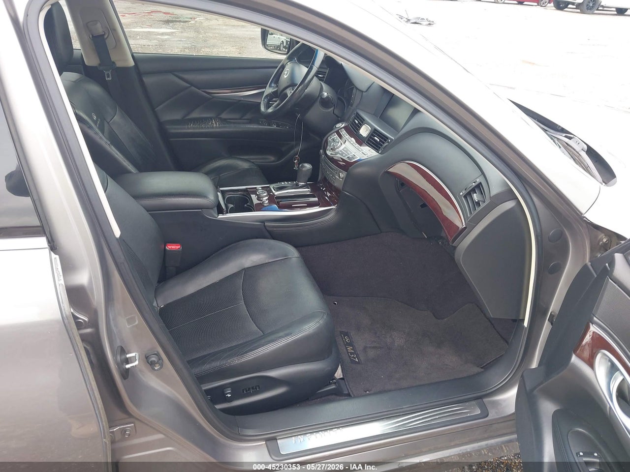 2012 INFINITI M37   · 5/12