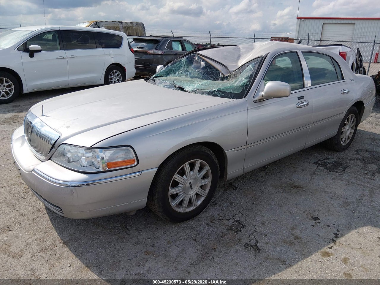 2009 LINCOLN TOWN CAR SIGNATURE LIMITED thumbnail 3