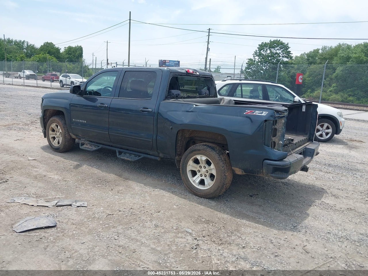 2017 CHEVROLET SILVERADO 1500 2LT thumbnail 4