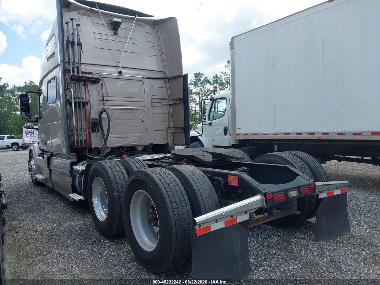 2016 VOLVO VN VNL thumbnail 4