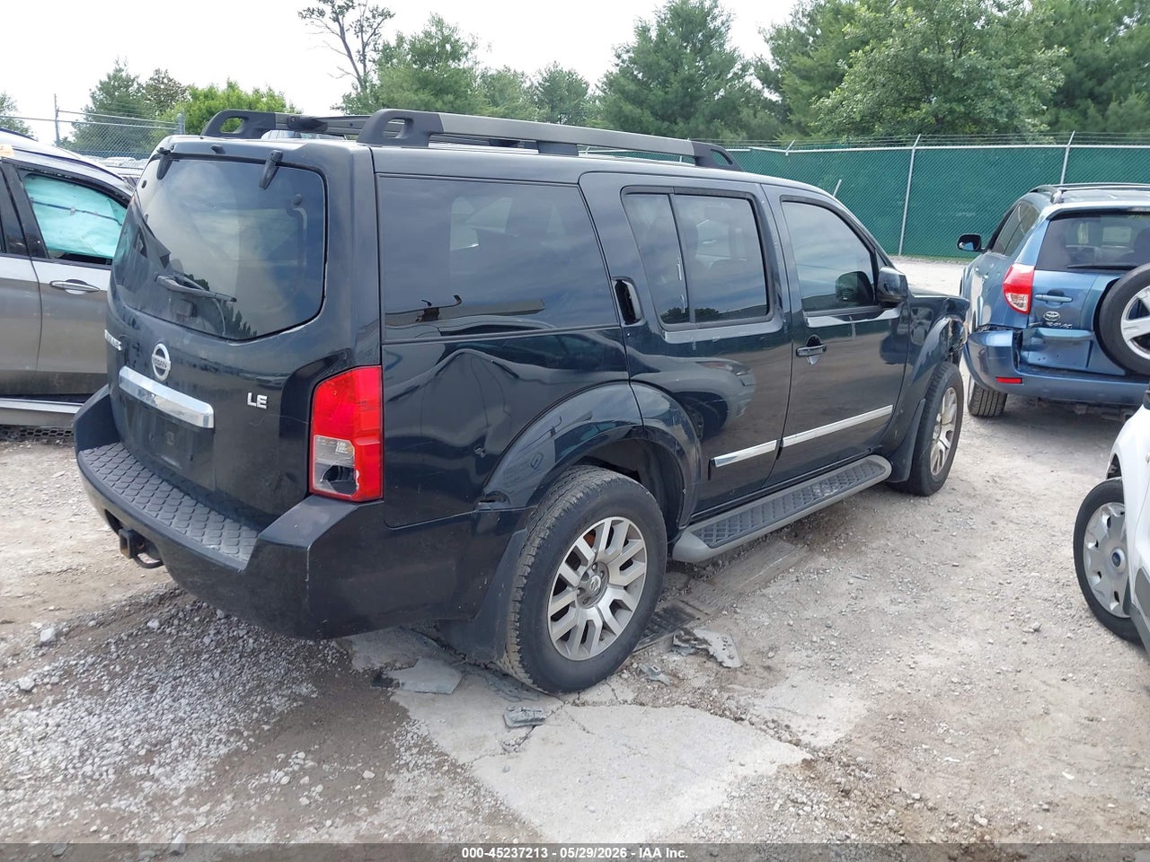 2011 NISSAN PATHFINDER LE thumbnail 5