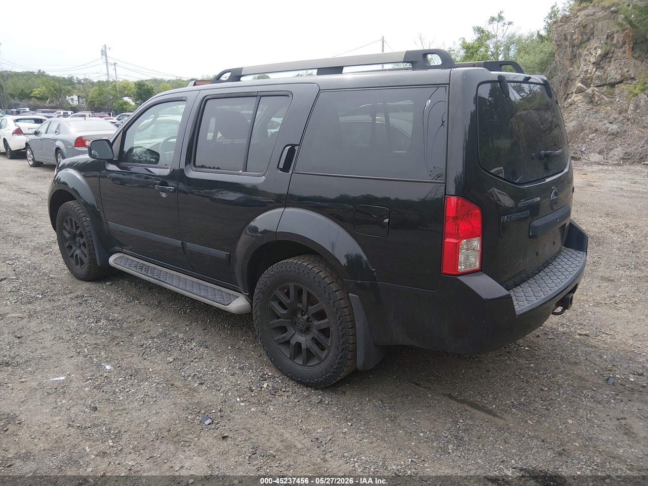 2011 NISSAN PATHFINDER LE thumbnail 4