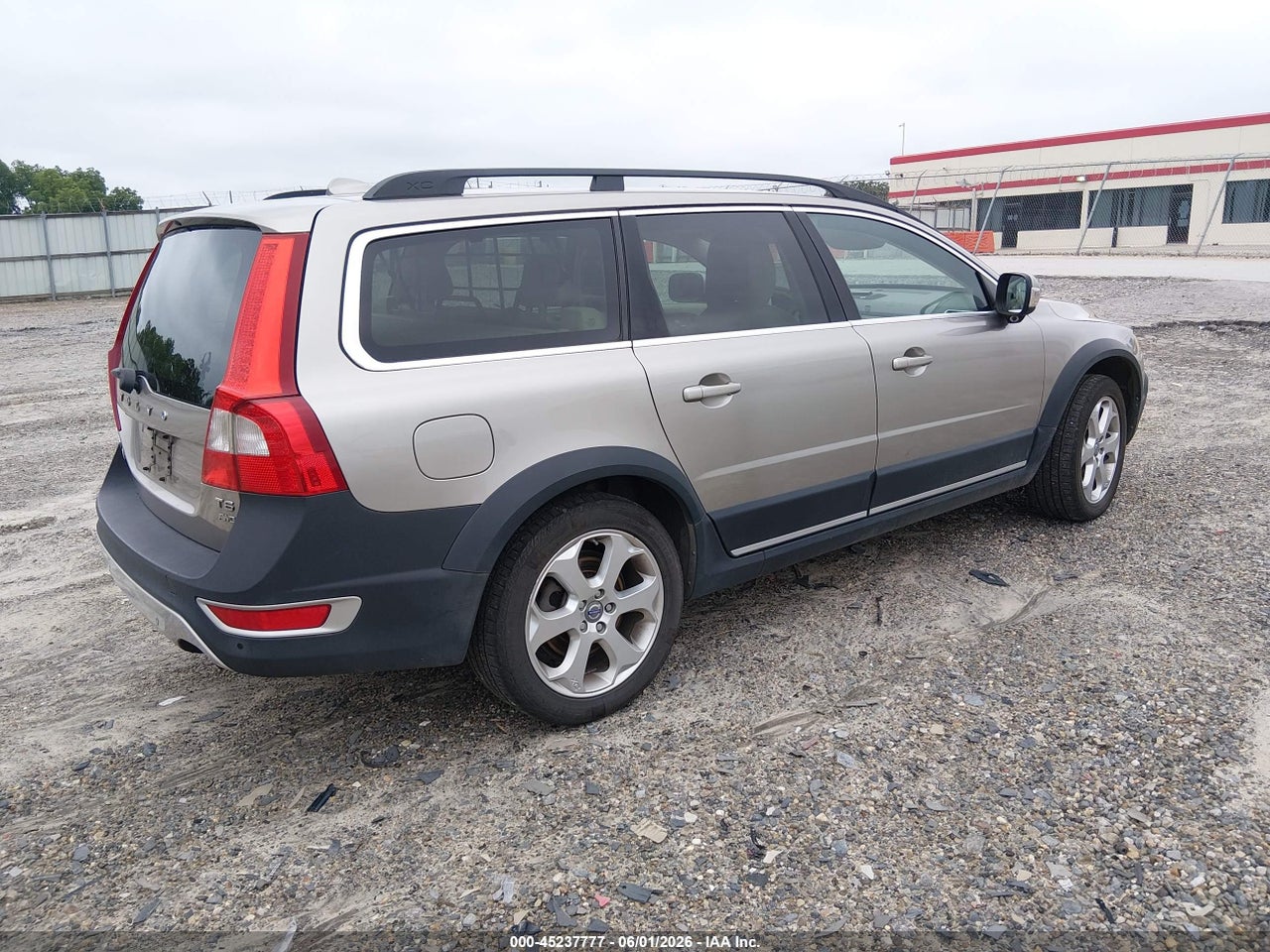 2011 VOLVO XC70 T6 thumbnail 5