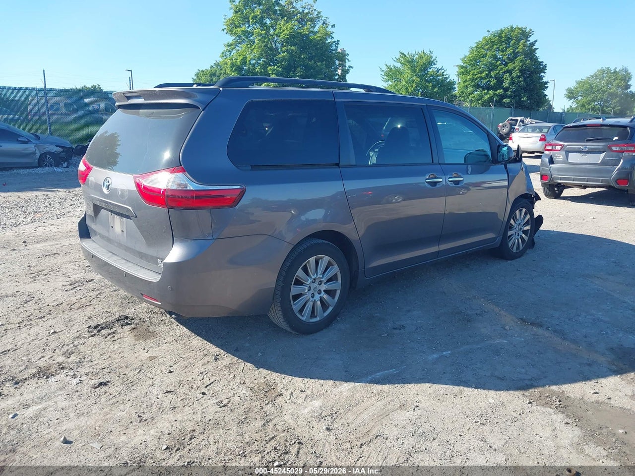 2015 TOYOTA SIENNA XLE 7 PASSENGER thumbnail 5