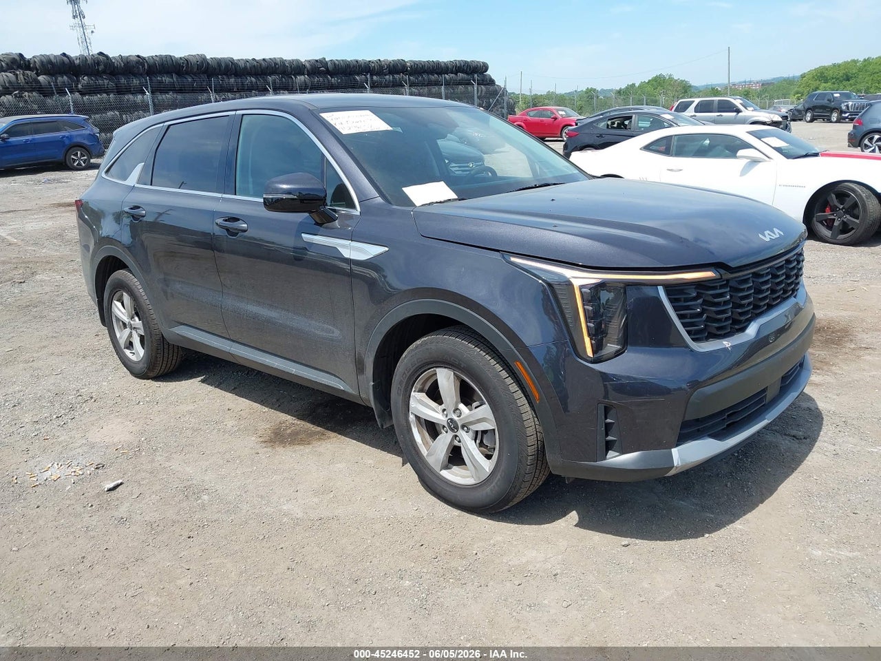 2025 KIA SORENTO LX thumbnail 2