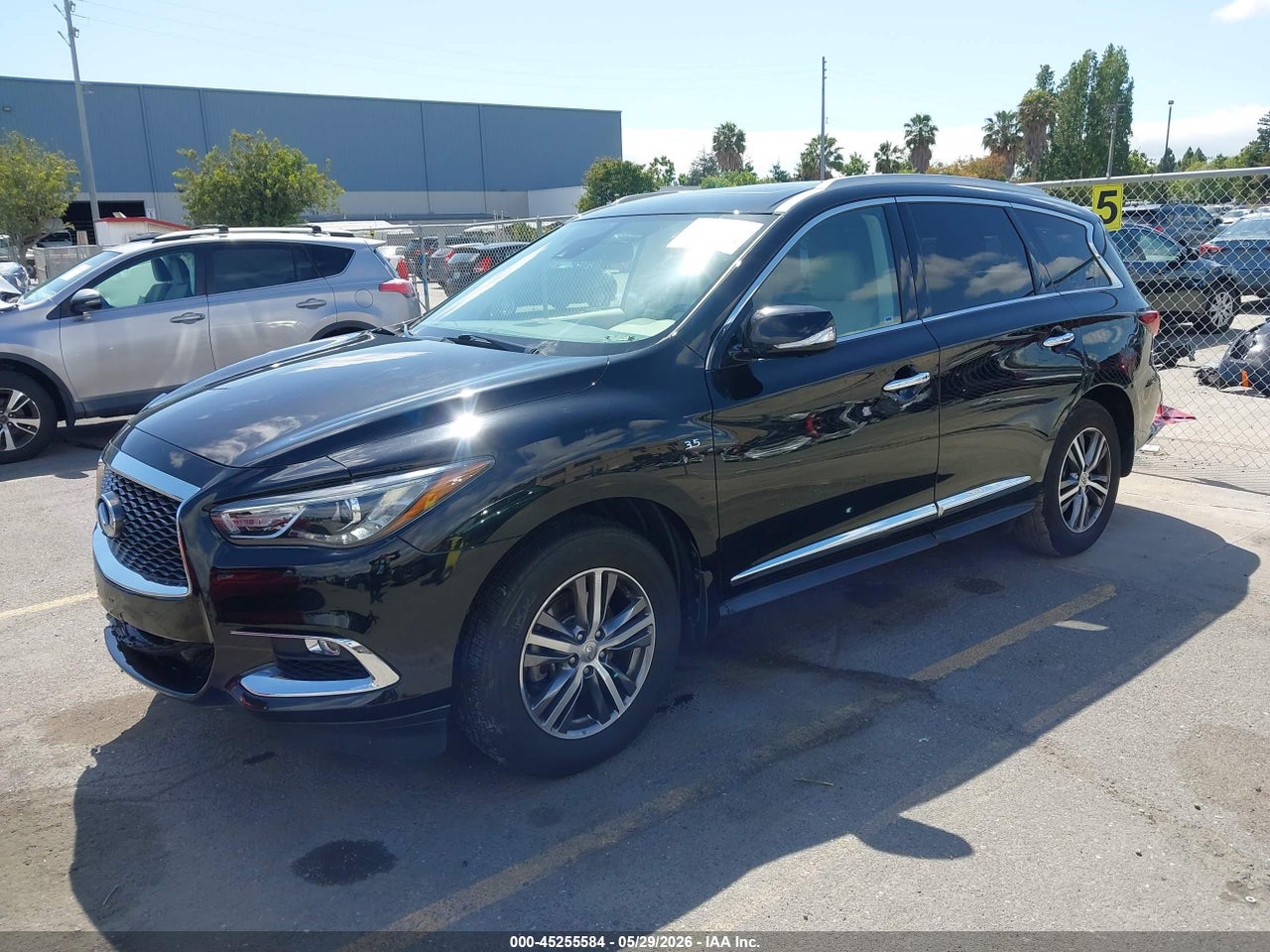 2019 INFINITI QX60 LUXE · 2/12