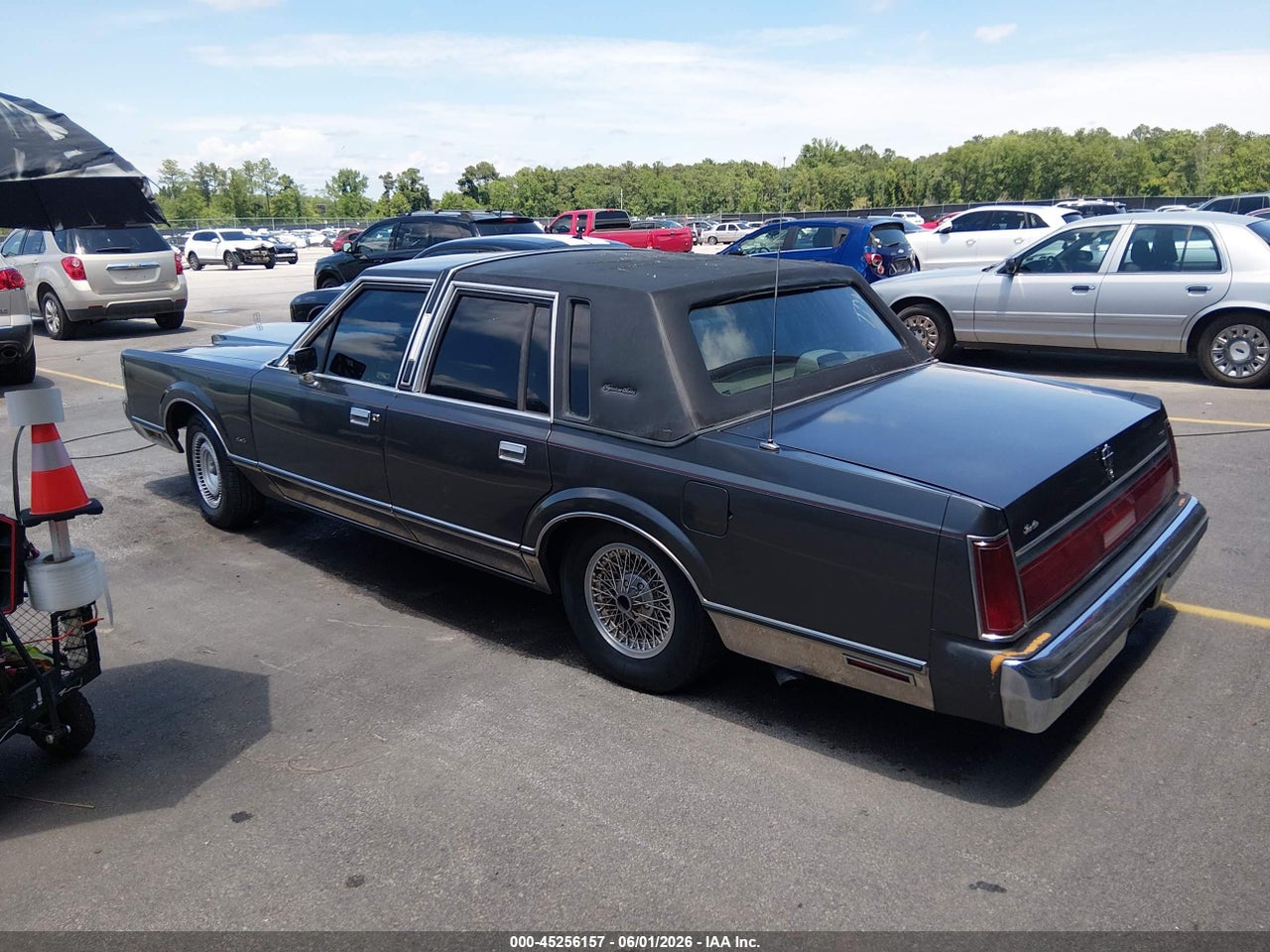 1986 LINCOLN TOWN CAR   · 3/12