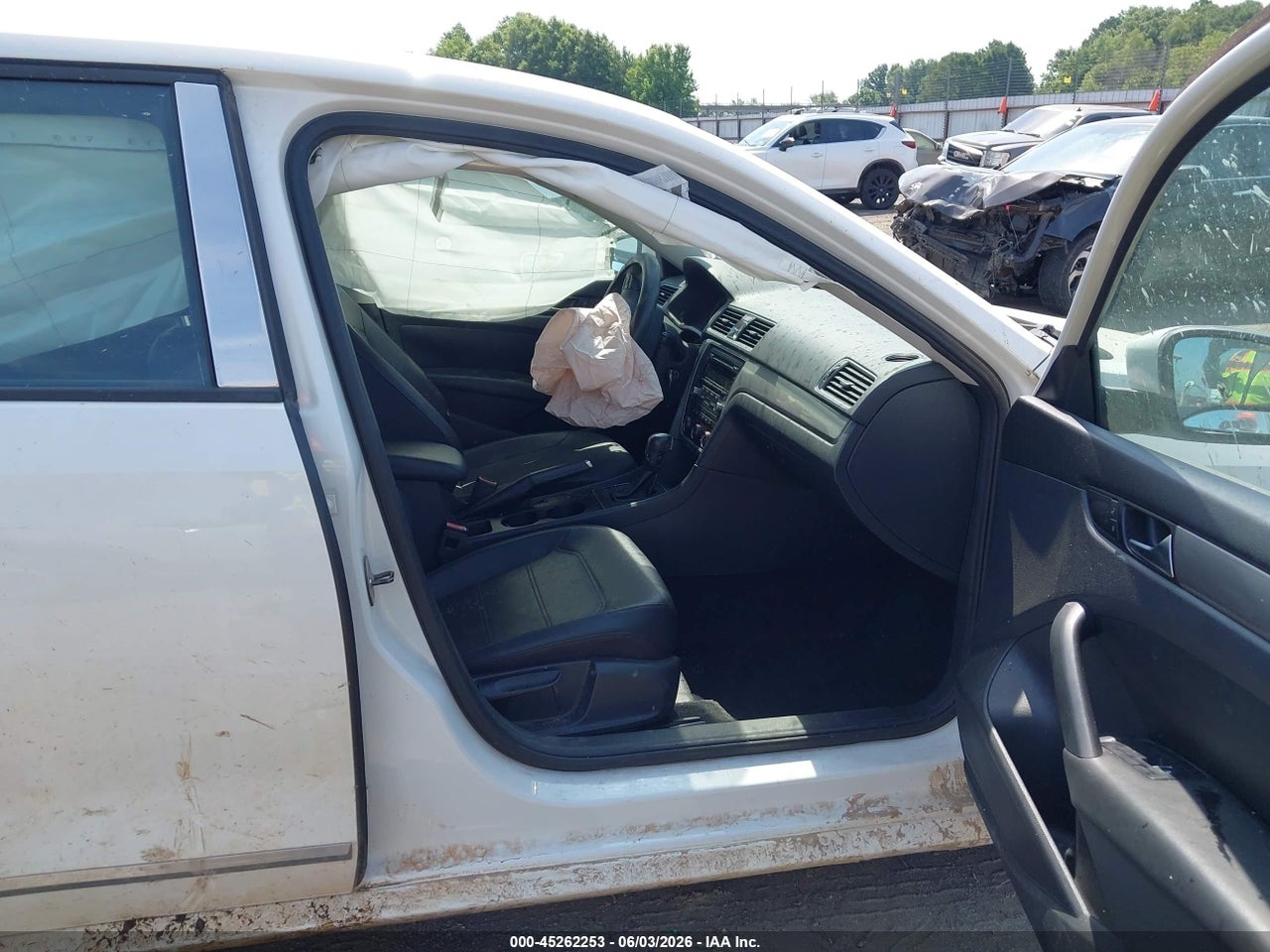 2013 VOLKSWAGEN PASSAT 2.5L WOLFSBURG EDITION · 5/12