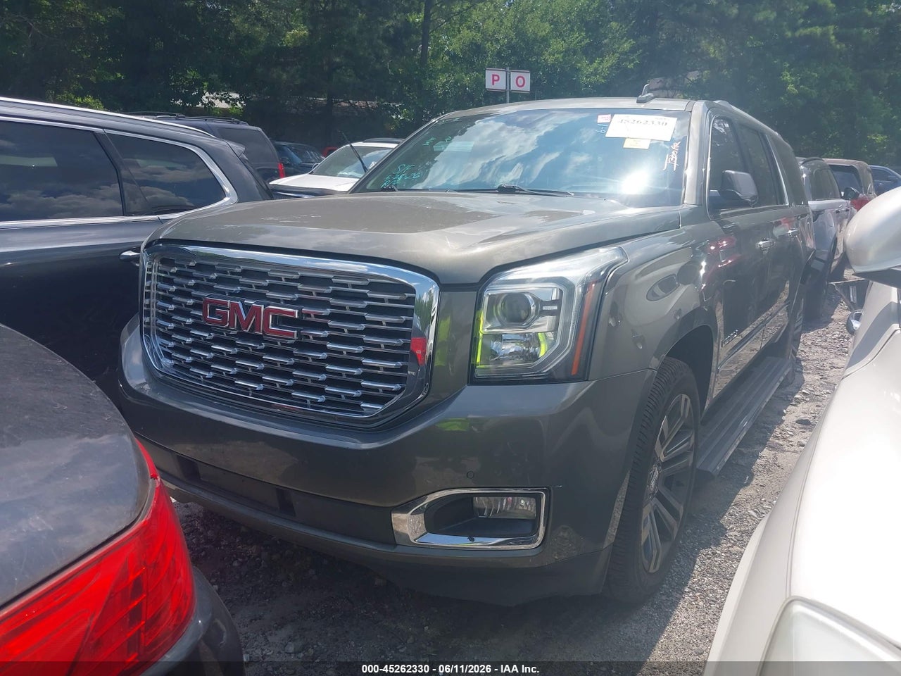 2018 GMC YUKON XL DENALI thumbnail 3