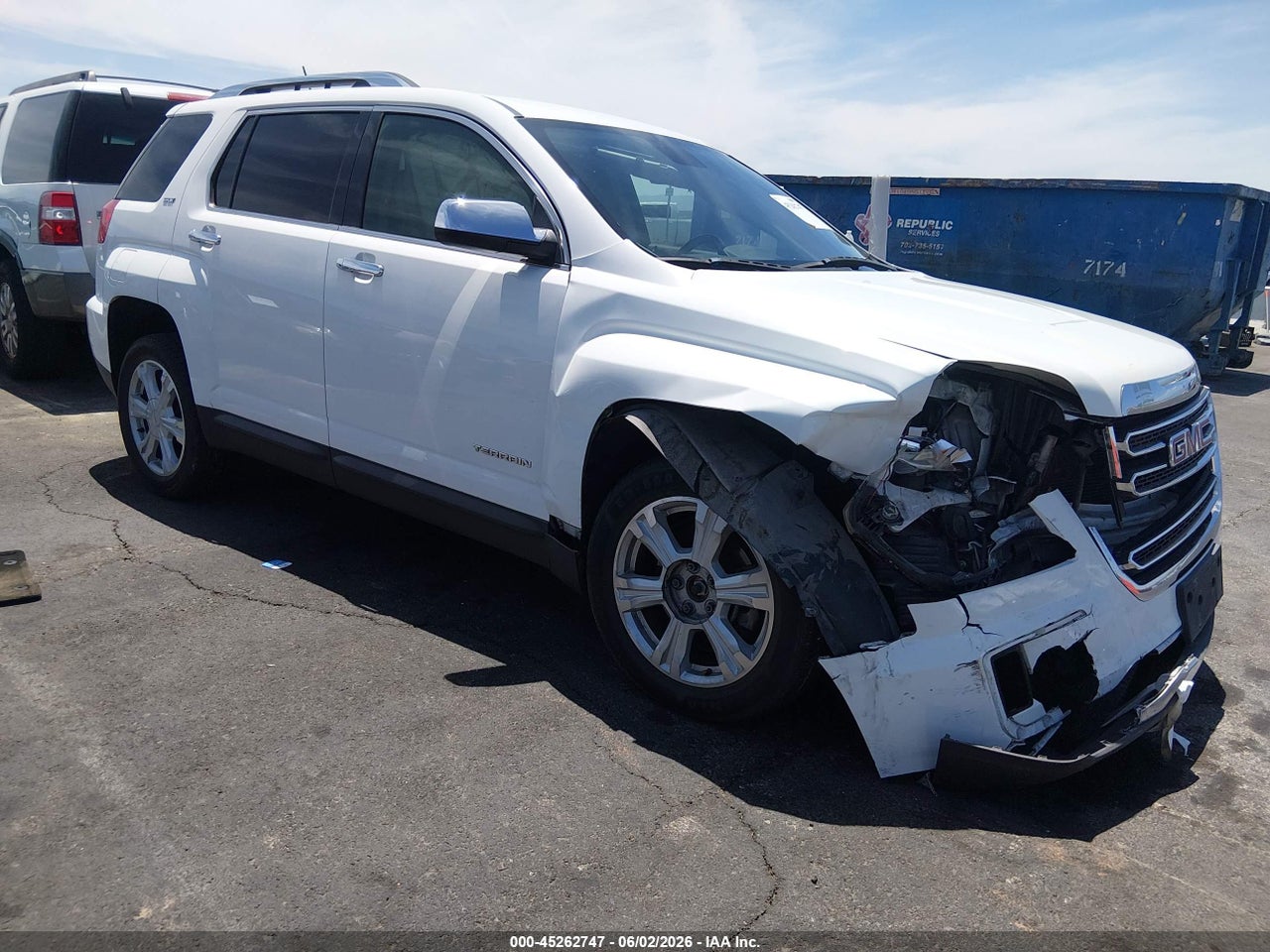 2017 GMC TERRAIN SLT thumbnail 2