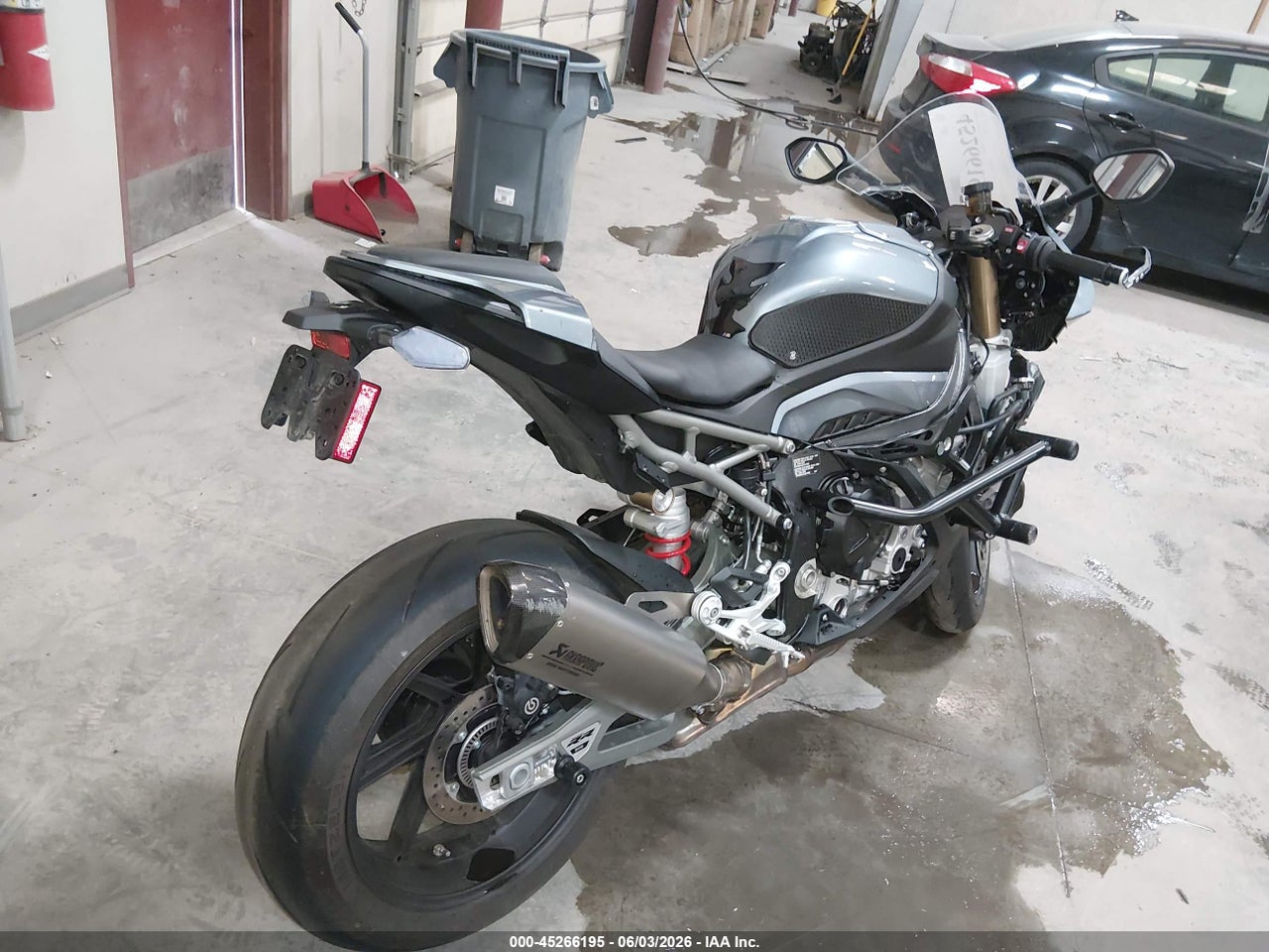 2025 BMW S 1000 RR thumbnail 5