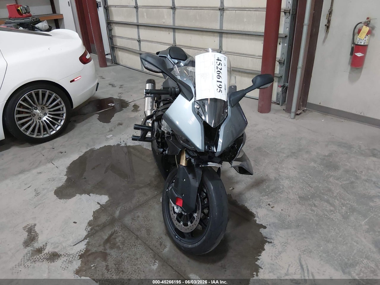2025 BMW S 1000 RR thumbnail 6