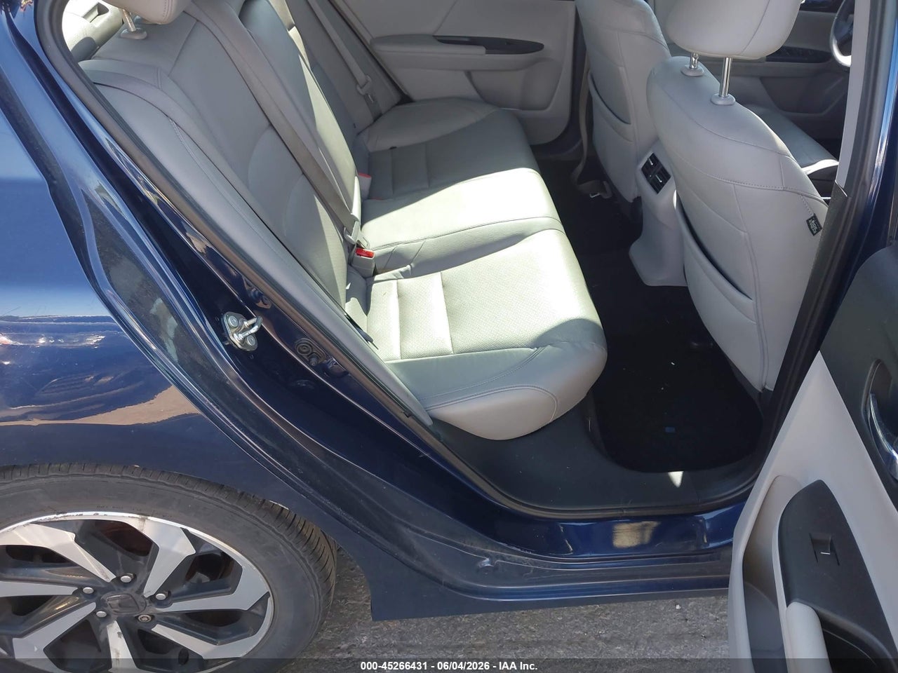 2017 HONDA ACCORD EX-L V6 thumbnail 9