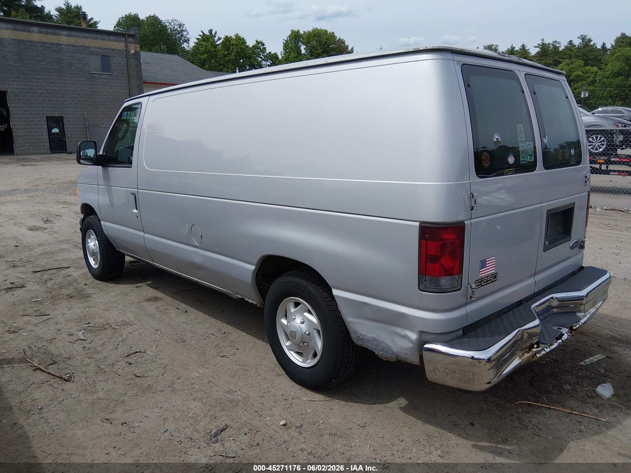 2005 FORD E-250 COMMERCIAL/RECREATIONAL thumbnail 4