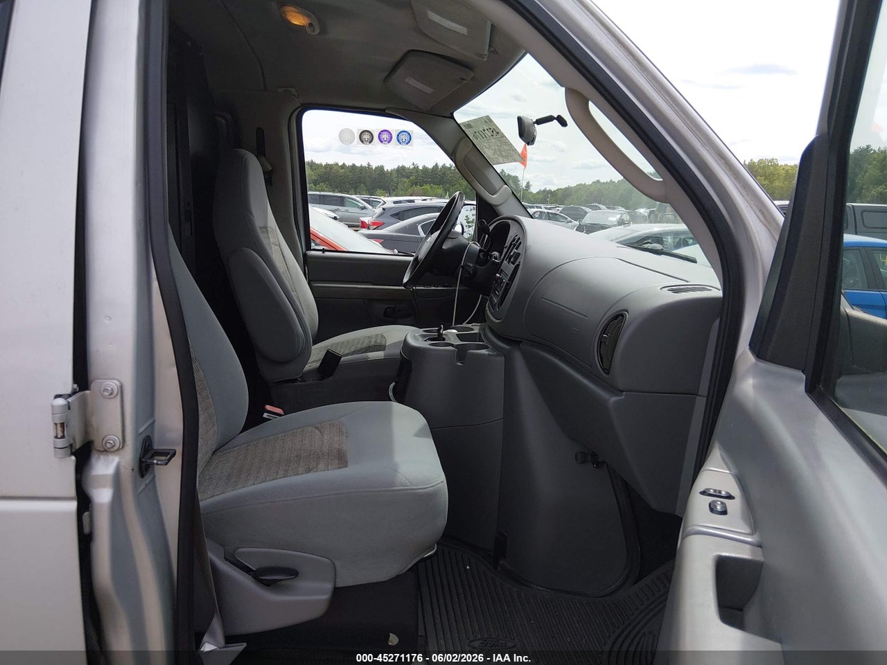 2005 FORD E-250 COMMERCIAL/RECREATIONAL thumbnail 6