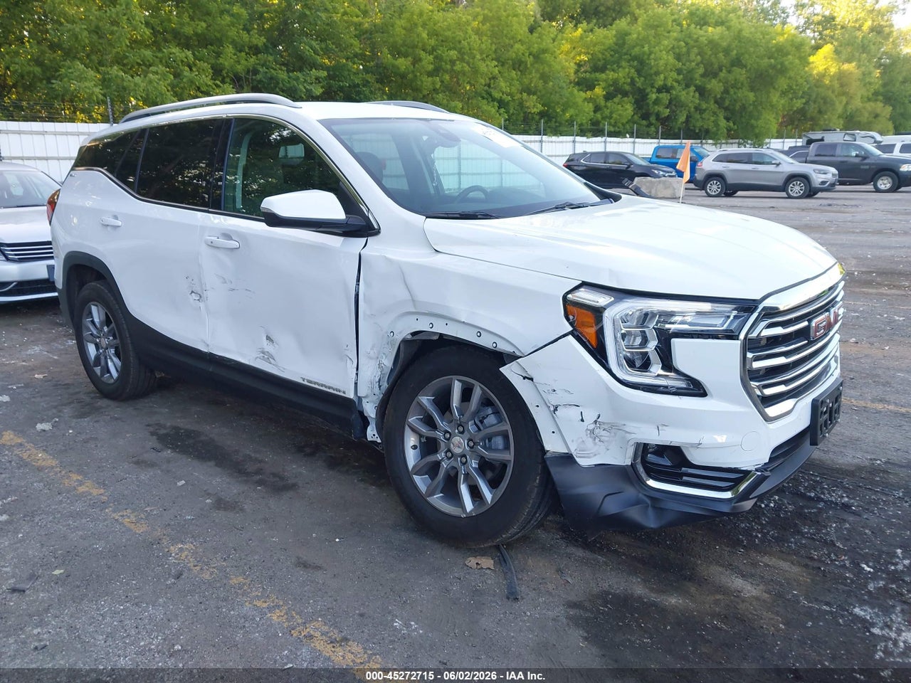 2024 GMC TERRAIN SLT thumbnail 2