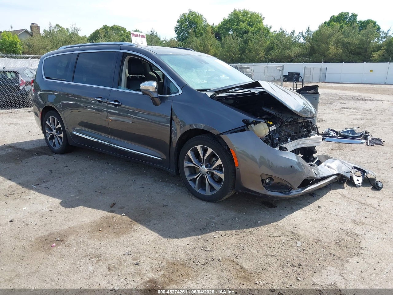 2C4RC1GG2HR****** · 2017 CHRYSLER PACIFICA LIMITED