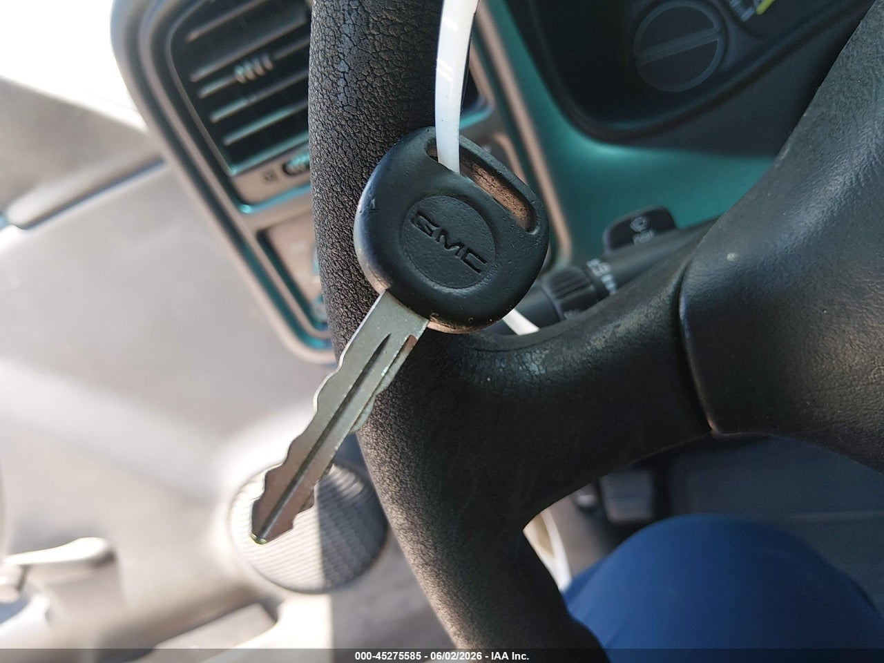 2001 GMC SIERRA 1500 SL thumbnail 12