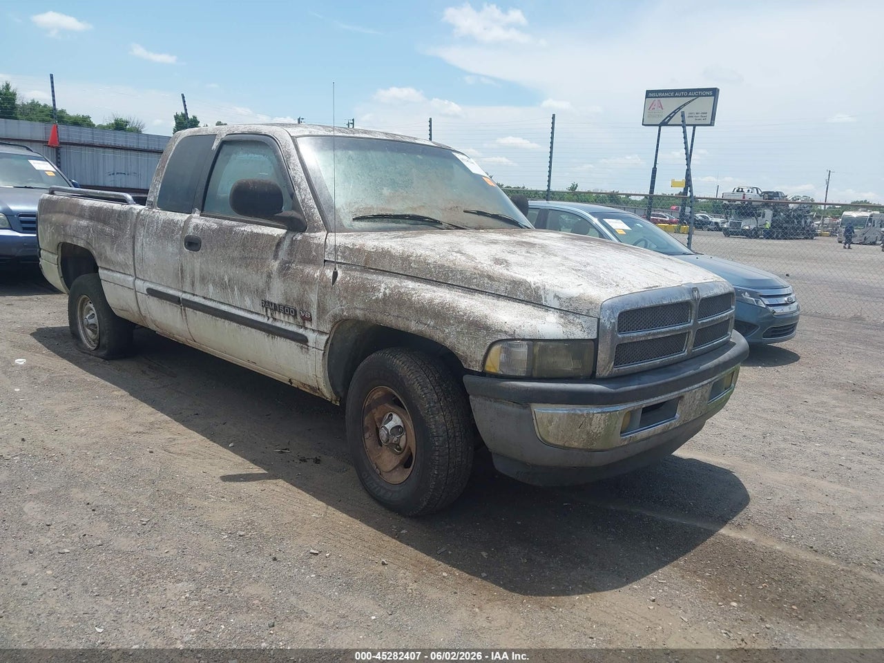 3B7HC13YX1G****** · 2001 DODGE RAM 1500 ST