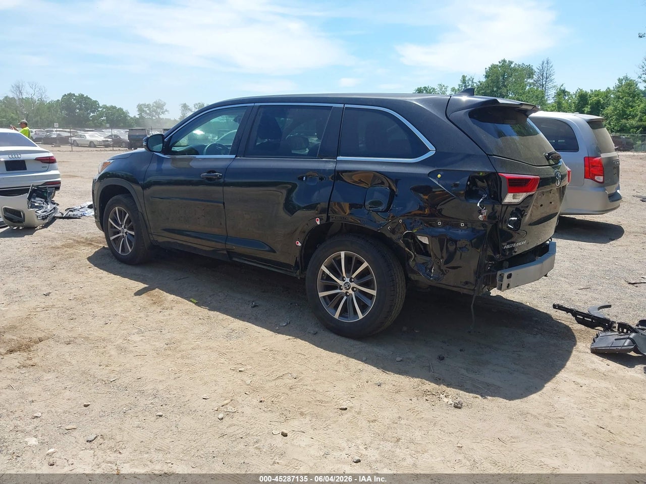 2017 TOYOTA HIGHLANDER XLE thumbnail 4
