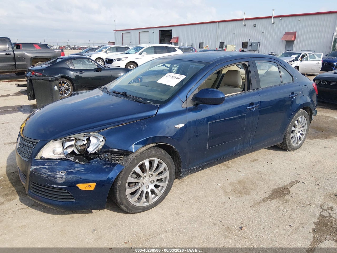 2010 SUZUKI KIZASHI SE thumbnail 3