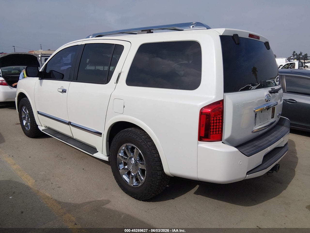 2010 INFINITI QX56   · 3/12