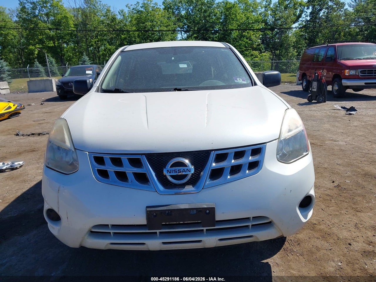 2011 NISSAN ROGUE S · 6/12